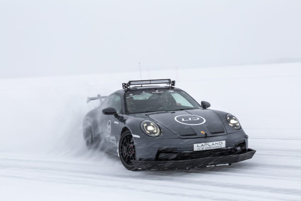 PORSCHE 911 GT3 TYPE 992.2 ON ICE