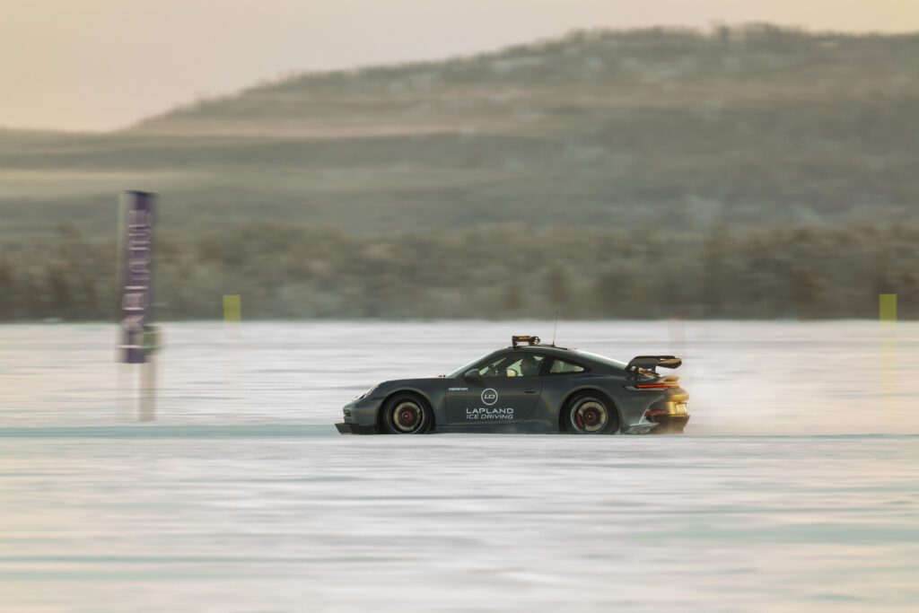 PORSCHE 911 GT3 TYPE 992.2 ON ICE