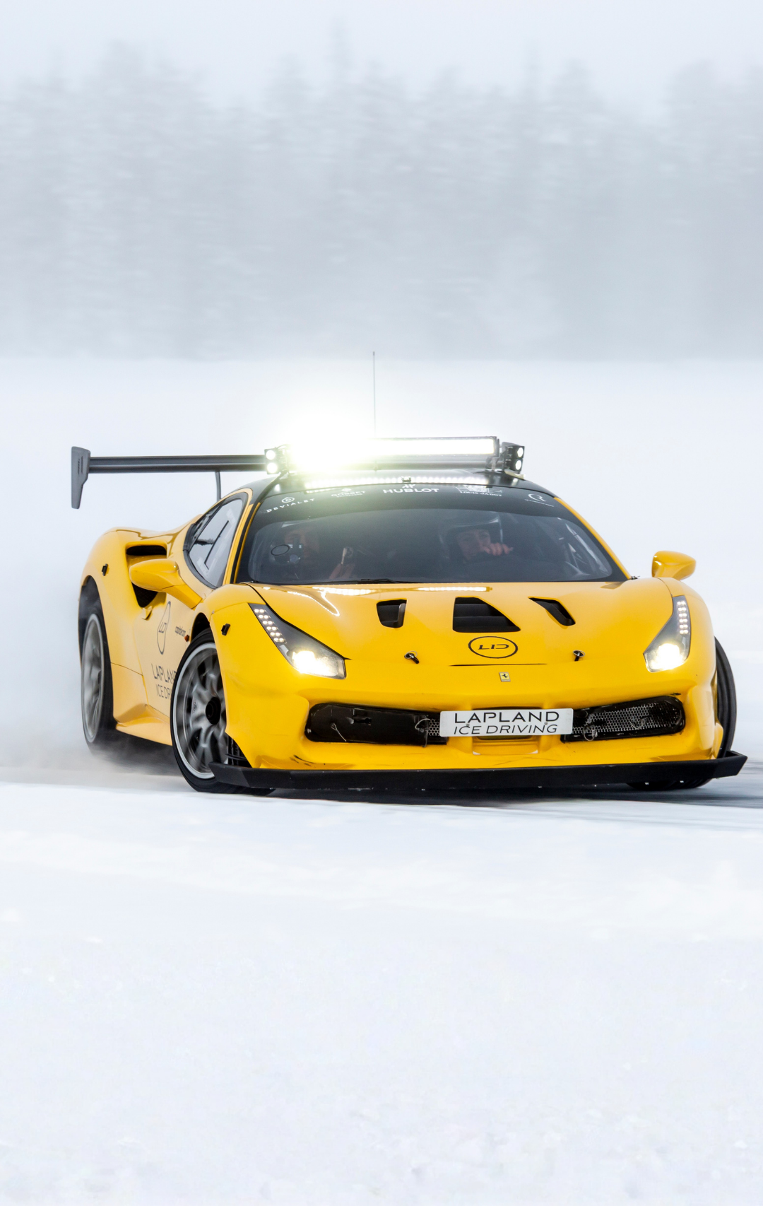 Sophia Flörsch au volant d'une 488 Challenge